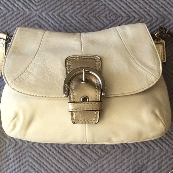 Coach cream leather crossbody bag with silver tone hardware and gold accents - Picture 2 of 7